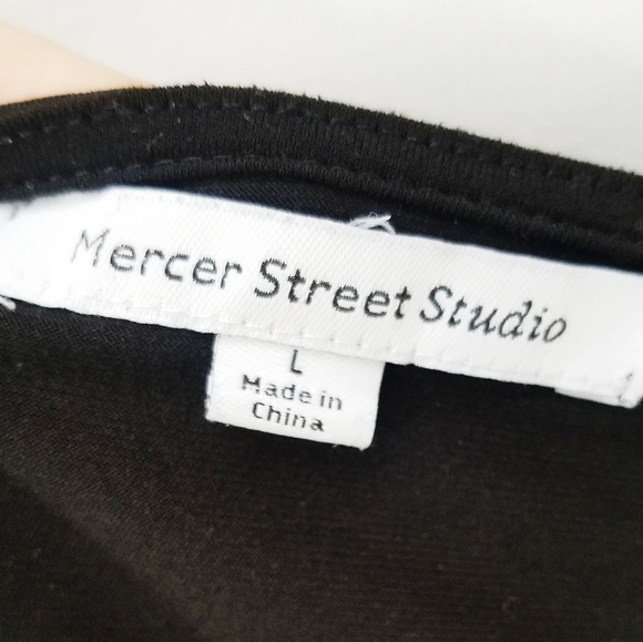 Mercer Street Studio Black Pleated Top L - Picture 3 of 4